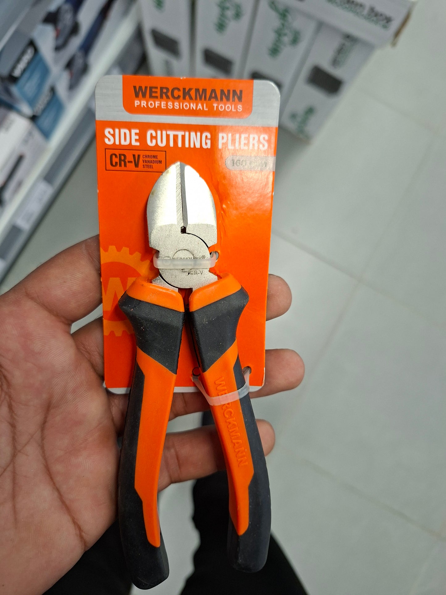 SIDE CUTTING
PLIERS
ENPOME CR-V VANADIUM 160mm