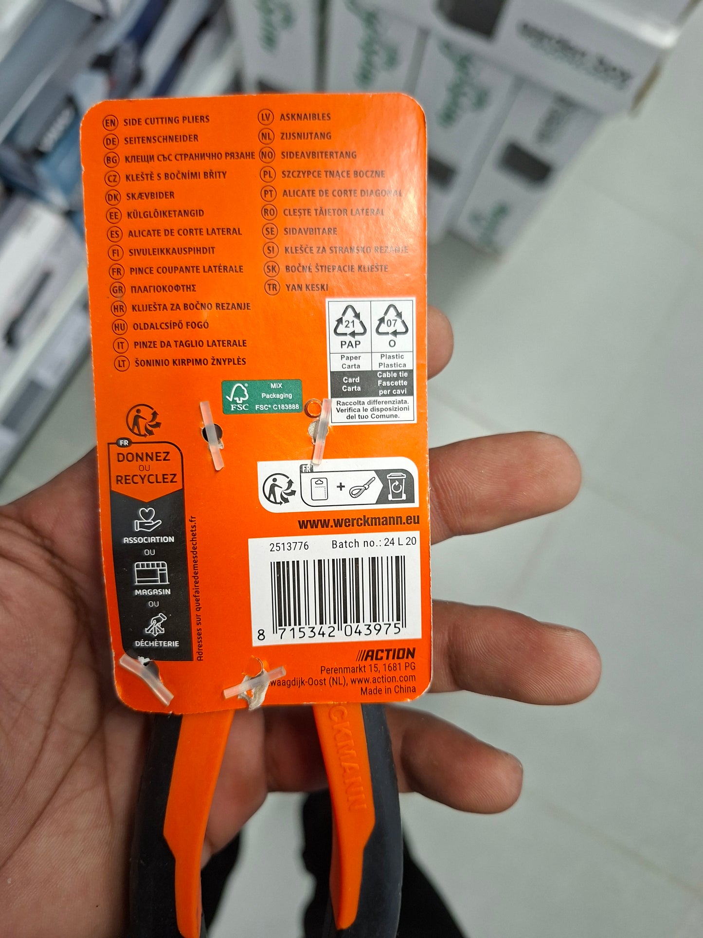 SIDE CUTTING

PLIERS

ENPOME CR-V VANADIUM  160mm