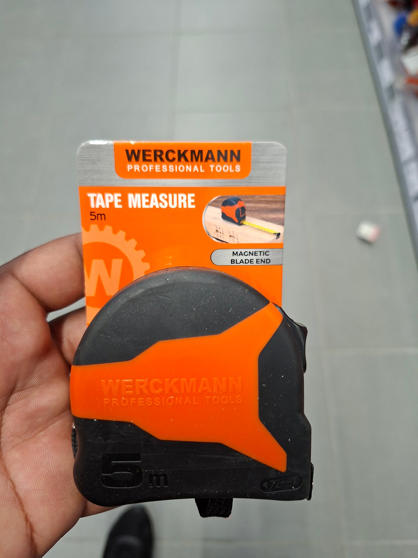 TAPE MEASURE

5m